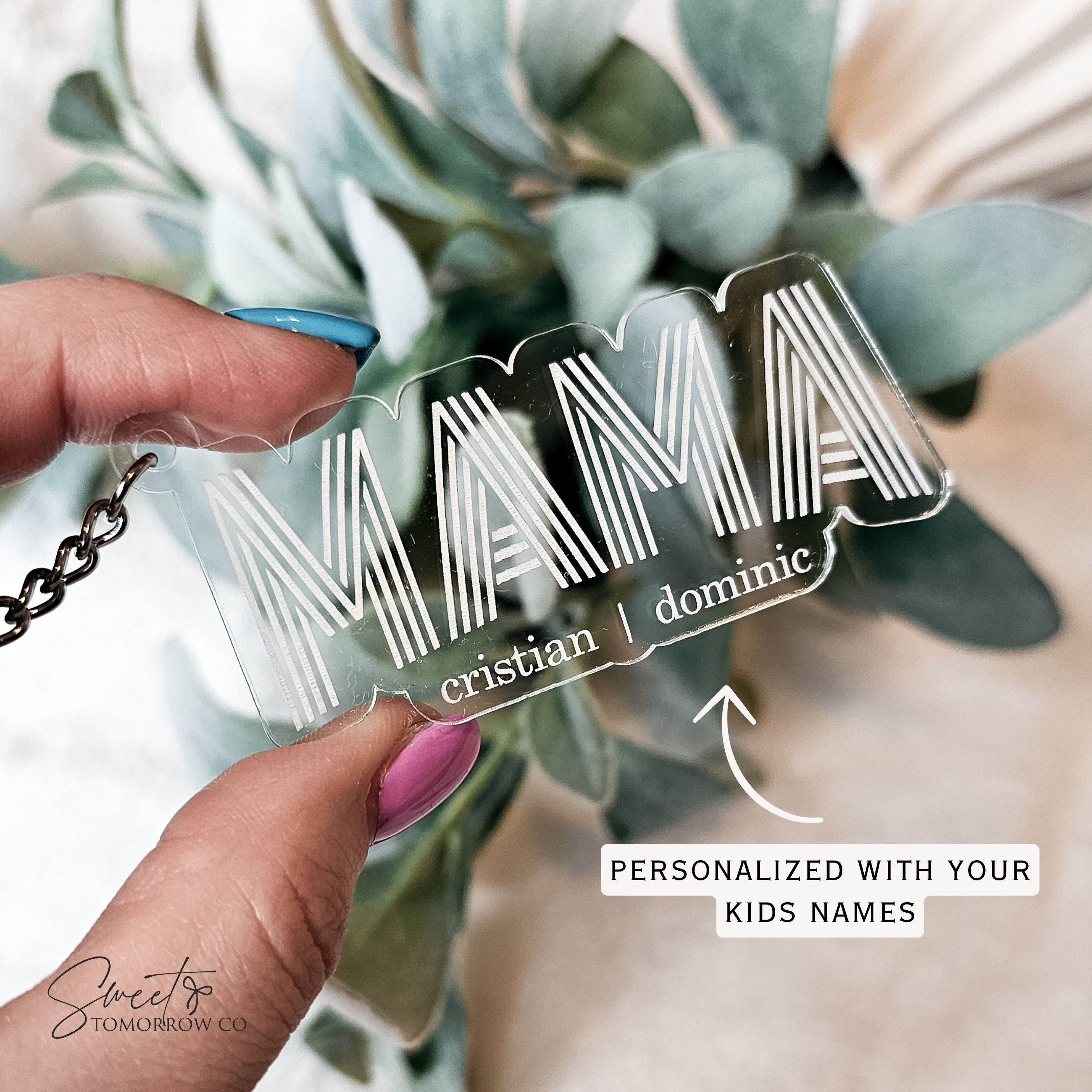 Retro Mama Keychain with Kids Names