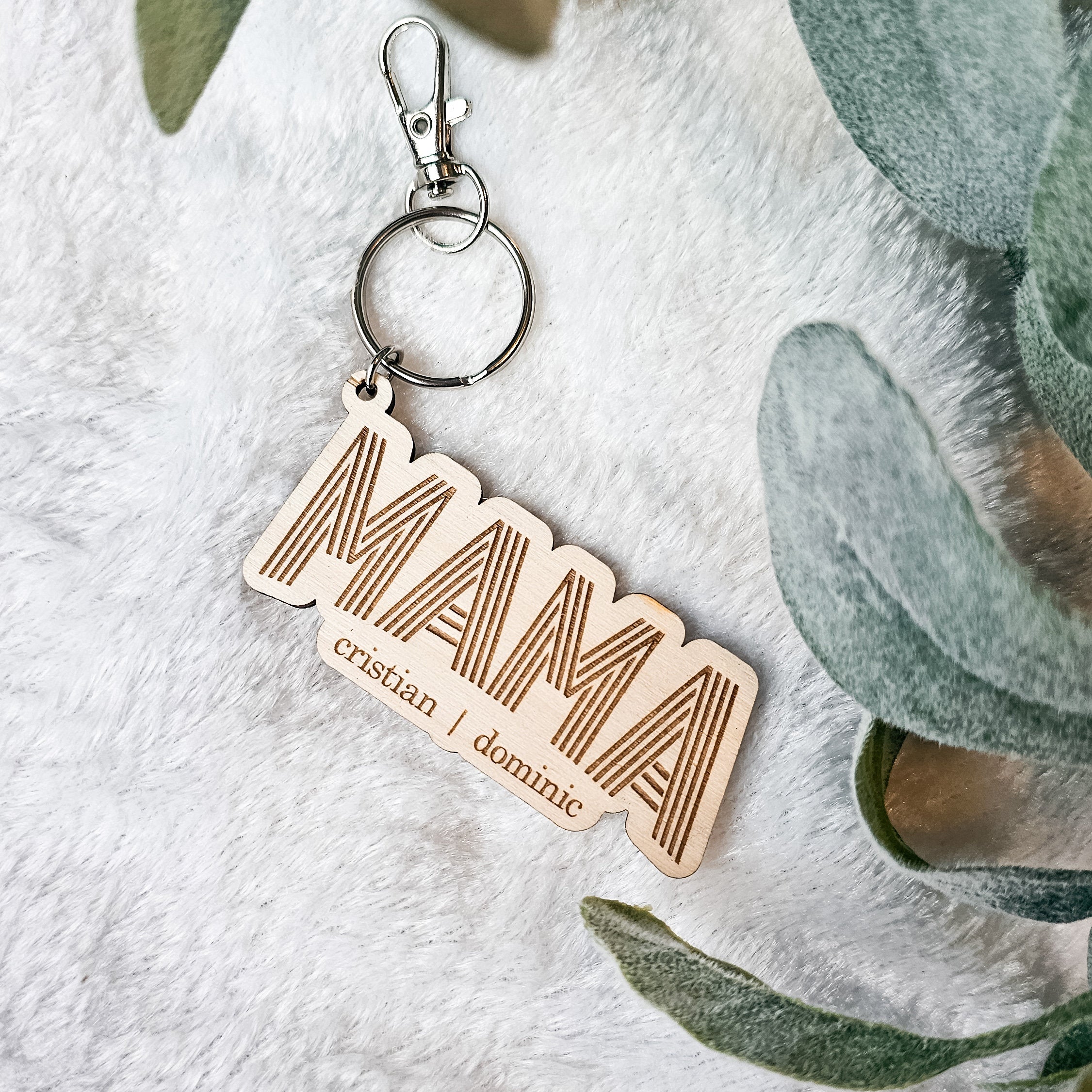 Retro Mama Keychain with Kids Names
