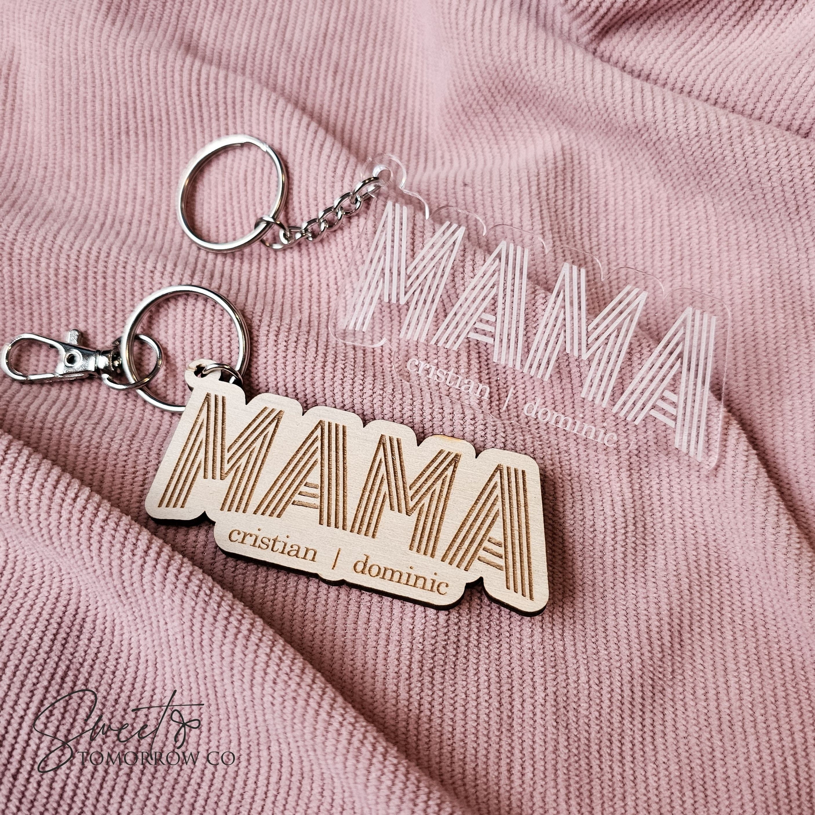 Retro Mama Keychain with Kids Names